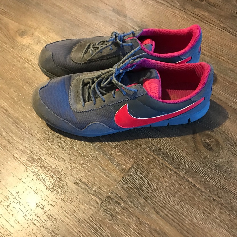 Nike Grey Sneakers